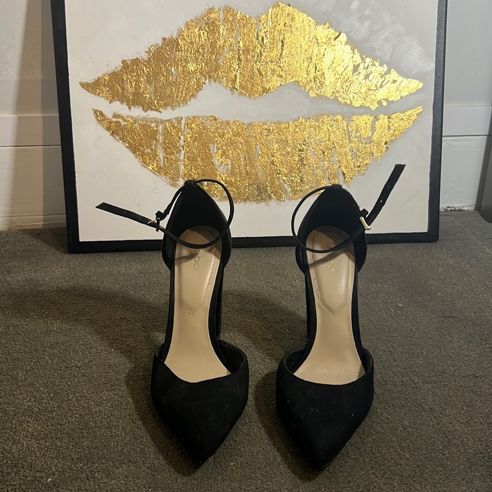 Aldo suede block heel pointed toe heels